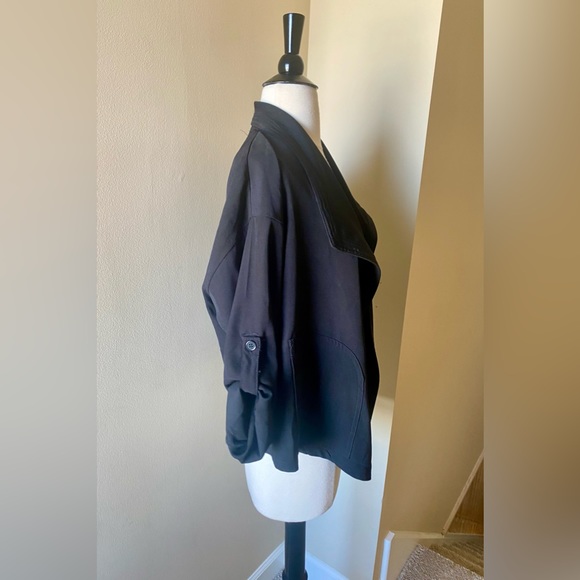 Max Studio Jacket - Small - Picture 5 of 9